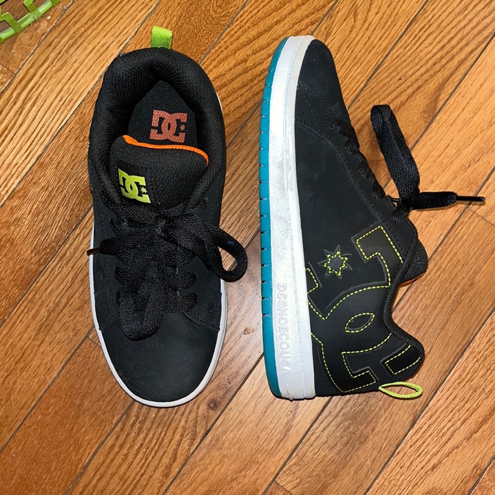 DC boys skater sneakers